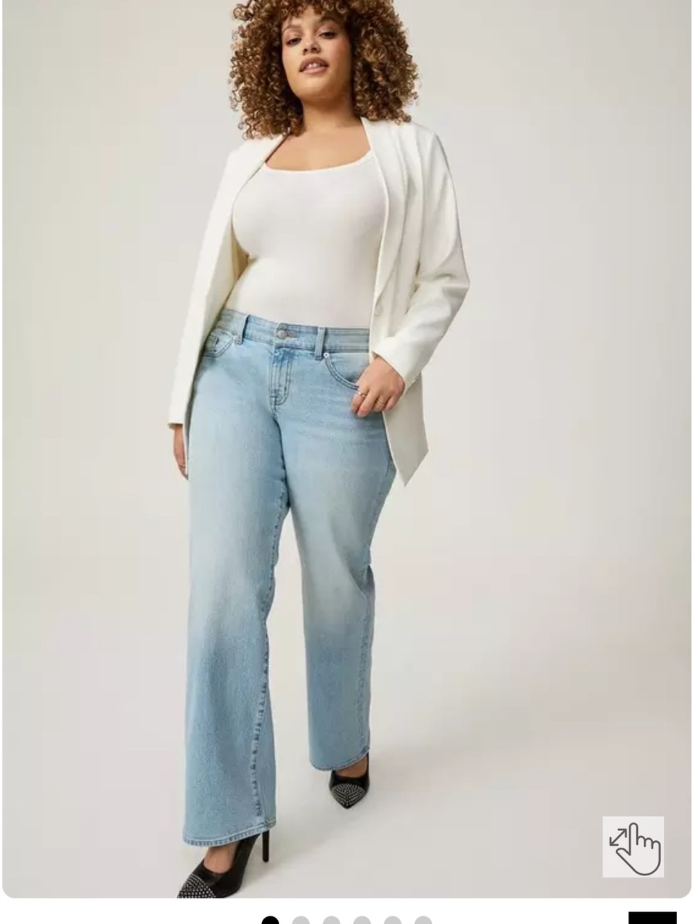 #T944 - Torrid Low-rise Bagging Straight Jeans 14W (short)
